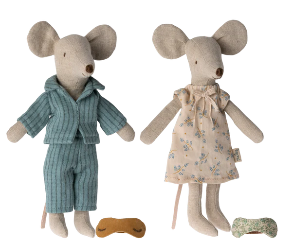 Mum & Dad Mice in Cigar Box